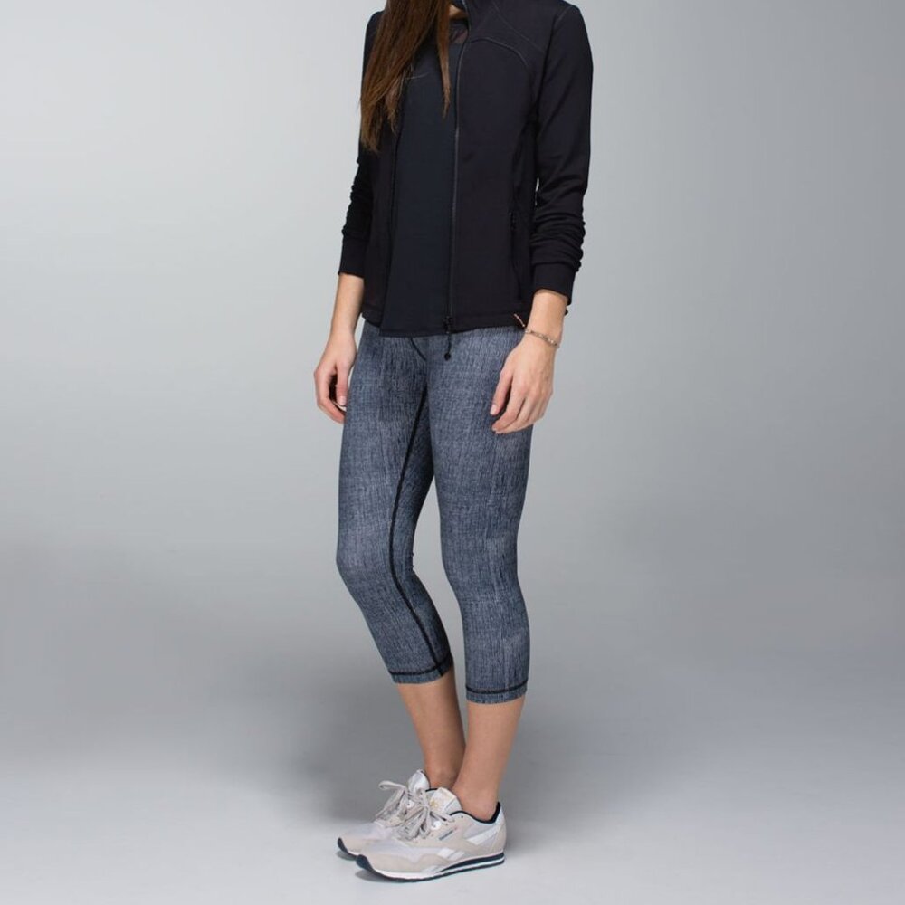 Lululemon Wunder Under Crop Burlap Texture Black Dune Size 6 Style Number: W6C41